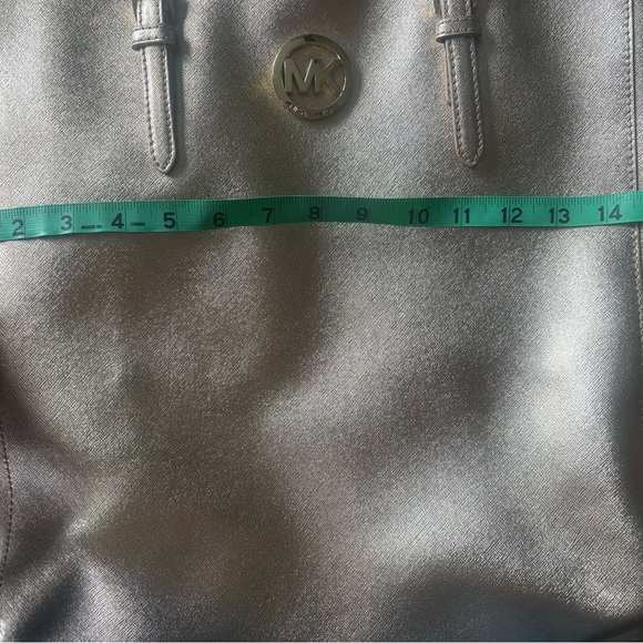 Michael Kors Metallic Silver Tote with MK Logo - Picture 3 of 4